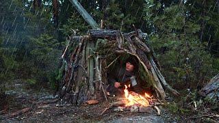 Caught in a Storm 3 Day Solo Bushcraft - Building Shelter & Camping in Heavy Rain