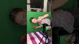 I used a green screen to make this video #shorts