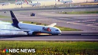 Watch FedEx plane lands without nose wheel