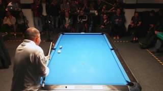 Efren Reyes calls the 10 ball in the side