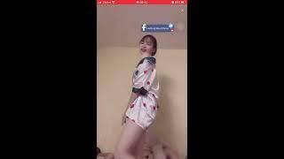 Gái 2k khiêu gợi sexy khoe ngực tới sập trên bigo live