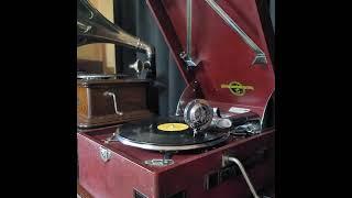 （童謠）小鳩 くるみ すずめのがっこう 1954年 78rpm record. Columbia Model No G ｰ 241 phonograph.