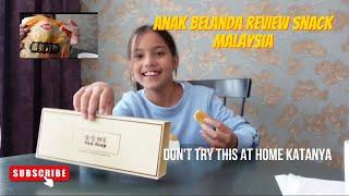 Anak Belanda unboxing oleh oleh dari Malaysia  Review snack Malaysia