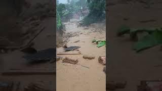 detik detik banjir bandang