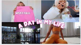 DAY IN THE LIFE VLOG  WISKII activewear try on haul getting hot girl pics chit chat