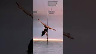 переход из Хвоста дракона в Джанейро на пилоне в Pole-dance