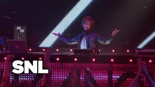 SNL Digital Short When Will the Bass Drop? - SNL