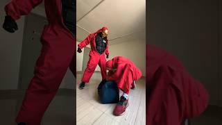 MONEY HEIST vs POLICE  Catch #moneyheist #police #parkour #latotem