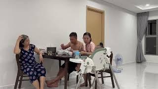 Cena intima della famiglia vietnamita