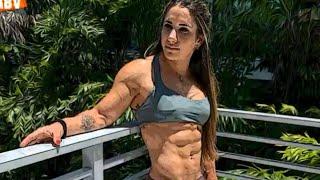 Fbb deviantart female muscle growth bodybuilding