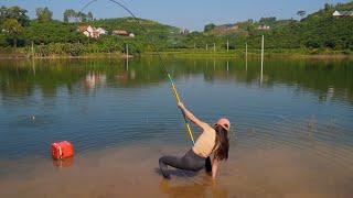 Amazing Fishing. Fishing Village Girl Hunting Giant Black Carp With Hook
