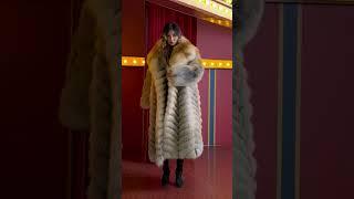 Janefur - Luxury Womens Long Golden Island Fox Fur Coat