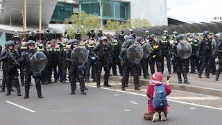 ‘Extraordinary scenes’ peaceful protest turns violent in Melbourne