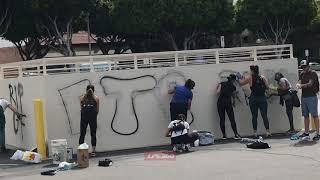 Volunteers cleaning graffiti Santa Monica 6120