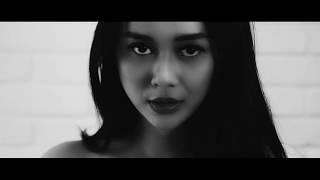 Aura Kasih - Temani Diriku Feat NSG Official Music Video