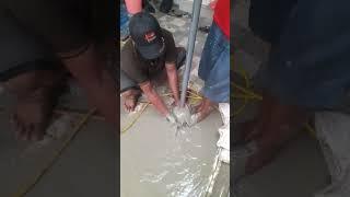 Pembersihan lubang sumur bor dari lumpur pasir. #shortvideo #shorts #contractor #airbersih #water