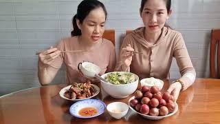 Hai chị em cùng ăn hết nồi măng hầm giò heo và cái kết...Baby Thinh & Mom