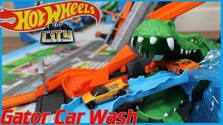 Pretend Play & Unboxing Hot Wheels Ultimate City Gator Car Wash