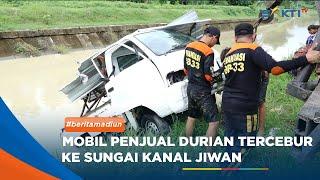 MADIUN - Mobil Pick Up Penjual Duren Tercebur Ke Sungai Kanal Jiwan