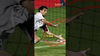 How a goal keeper played without wearing gloves. #football #soccer