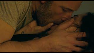 Vic Ben Affleck and Melinda Ana de Armas Kissing Scene _ Deep Water 2022