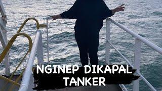 NGINEP DI KAPAL TANKER - errina Setiawati