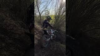 How do you turn a bike on a hill without expending strength? #shorts #hardenduro #zmtracer #dirtbike