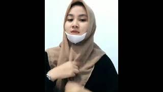 Gadis jilbab manis ini pamer @@@ di depan kamera