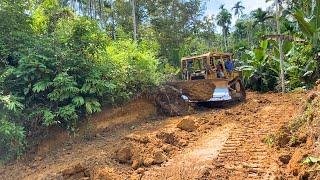 D6R XL Bulldozer Strongly Pushes Cliff Soil to Make Plantation Road