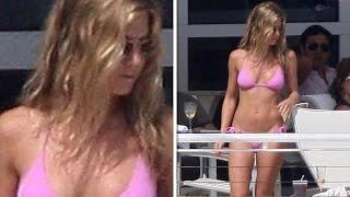 Body Like a Young Model See What Jennifer Aniston Is Hiding Under Her Clothes