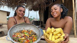 How to COOK SPICY GIZZARD SAUCE with FRIED YAM in the Village  African Village life