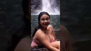 cewek cantik dan seksi mandi di sungai#shorts