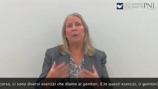 Elizabeth spiega gli strumenti per aumentare la sicurezza dei bambini