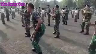 Soldiers sisiwit dance