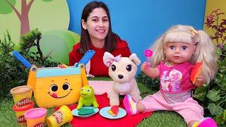 Piknik yapmaya ormana gidiyoruz Ayşe ve Gül ile evcilik oyunları