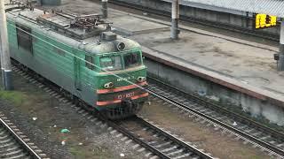 ВЛ10-1607 electric locomotive in Tbilisi passenger station