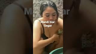 PIPIS MUMPUNG MASIH MANDI