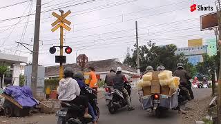 Perlintasan Kereta Api KRL JPL 19 Pasar Minggu Jakarta Selatan Level Crossing Jakarta Indonesia