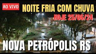 NOVA PETRÓPOLIS RS AO VIVO - CHUVA E FRIO - INVERNO - PRAÇA DAS FLORES - RIO GRANDE DO SUL- BRASIL