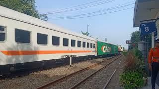 CC 201 83 21 PWT - KA 241A Sri Tanjung berangkat dari Stasiun Surabaya Gubeng