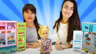 Barbie videoları. Barbienin buzdolabını kim daha iyi dolduracak? Sevcan vs Ümit