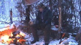 Bushcraft Winter Forest Wilderness Survival on Snowfall in 2022 - solo winter syberian camping