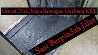 Situasi dalam kereta sambungan KRL saat perpindahaan jalur