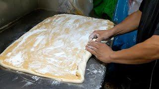 Traditional Clay Oven Roll in Taiwan 燒餅- Taiwan Breakfast