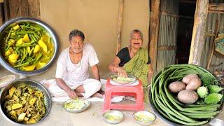 Tasty Drumstick Curry And Bitter Gourd potato recipe bengali Cooking By Village Grandmother