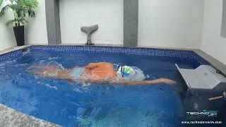 Entrenamiento de Mayra Santos en casa con el Sistema de natación contracorriente FASTLANE®