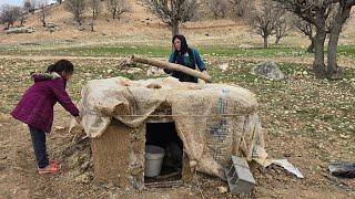 The act of kindness of the cameraman providing a door for the house of Sakineh chickens