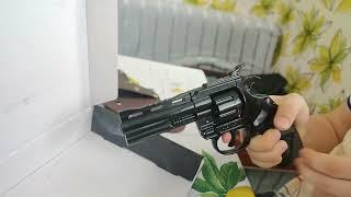 Металлический игрушечный  пистолет под пистоны. Китай