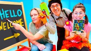 Spiel Video für Kinder mit Nicole. Pia in Nicoles Englischunterricht. Nicoles Spielzeug-Welt