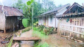 DIJAMIN BETAH HUJAN TURUN DI DESA YANG INDAH SUASANA PELOSOK KAMPUNG SUNDA JAWA BARAT INDONESIA